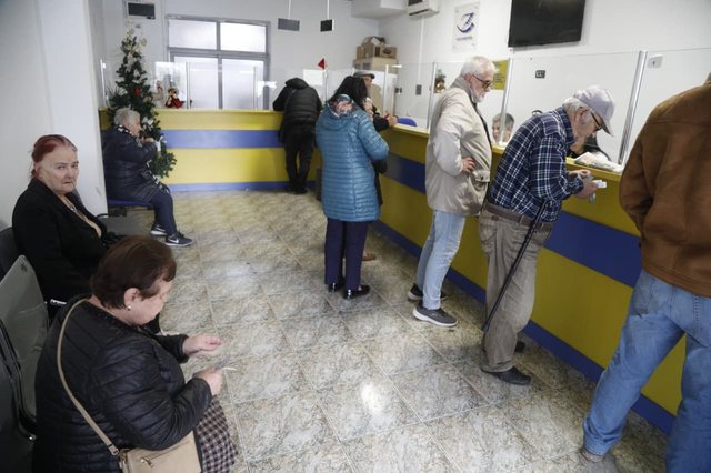 Pensionistët në radhë për bonusin e fundvitit!
