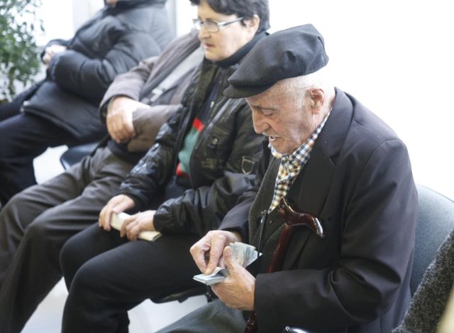 Kur pamjet flasin vetë/ Nis shpërndarja e shpërblimeve