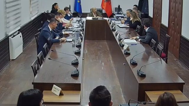 Nuk mund të vish këtu dhe të na ofendosh/ Erion Braçe