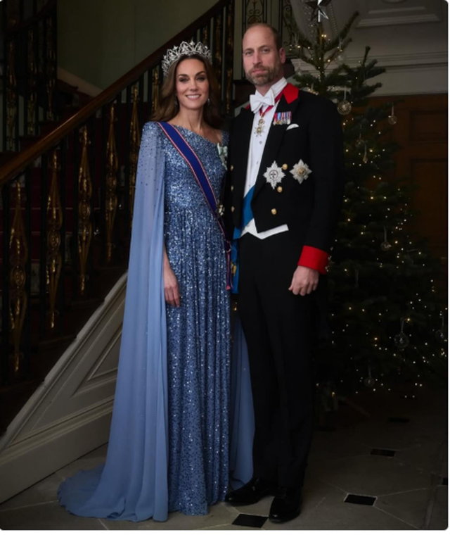 Princesha e Uellsit shkëlqeu në Windsor me fustanin blu dhe