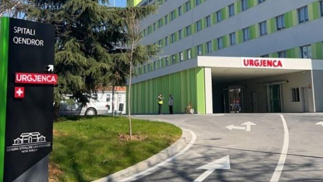 Humb jetën 15-vjeçari që u plagos me thikë nga