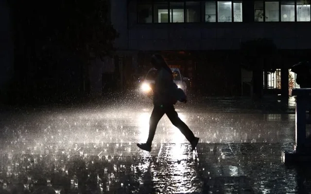 Stuhia e fuqishme “Byron” godet Greqinë, përmbytje në