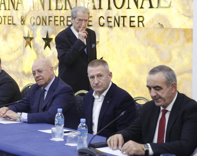 Berisha mbledh aleatët. Ja arsyeja!