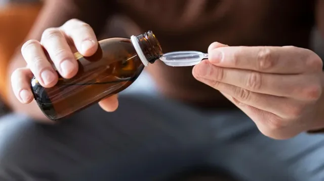 Çfarë funksionon më mirë, ilaçet e kollës apo