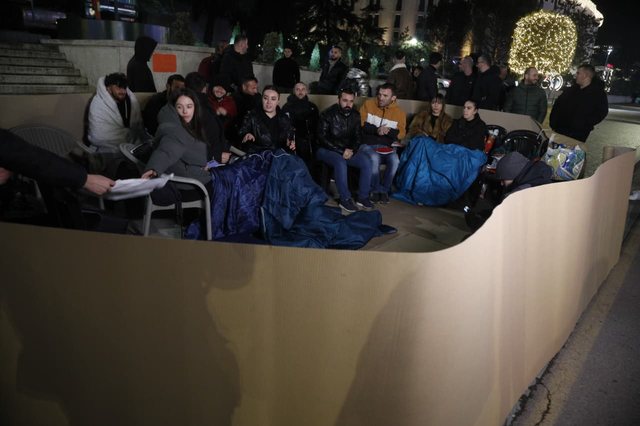 'Shqipëria Bëhet' protestë para Kryeministrisë