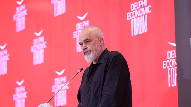 Rama në forumin ekonomik: Shqipëria në një fazë rë