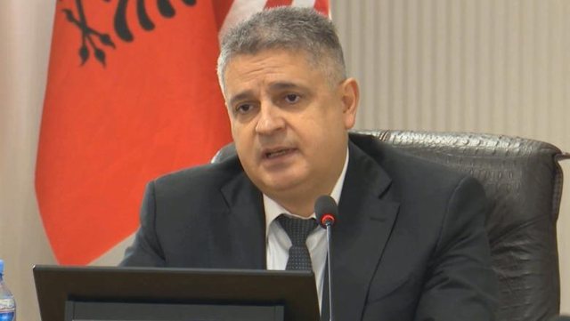 Do t’ju sajdisja me kafe, SPAK i bën të mira! Xholi i