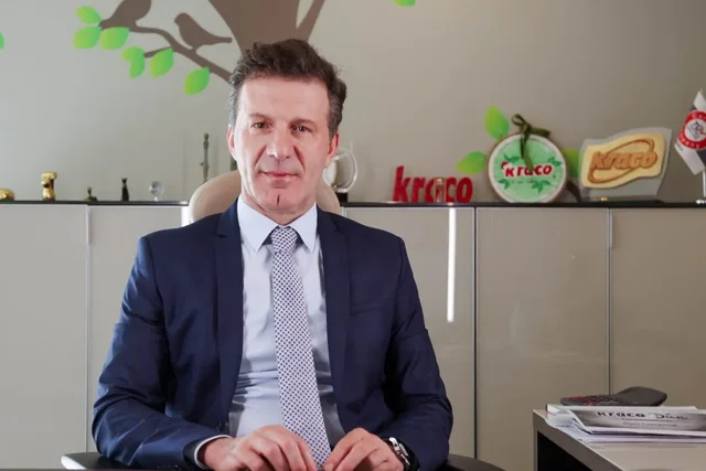 Nga emigracioni n&euml; Itali te sukseset globale! Historia e Sokol Kraj&euml;s