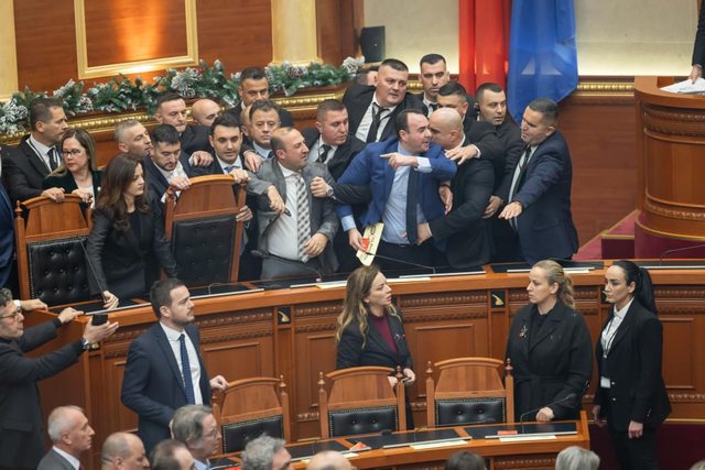 Çfarë nuk u pa nga seanca sot! Gjithçka në foto!