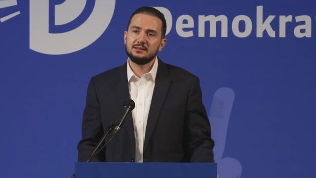 Sali Berisha largon Ervin Salianjin nga drejtimi politik në