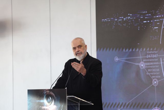 Rama: Smart City Albania do ta &ccedil;oj&euml; Shqip&euml;rin&euml; n&euml;