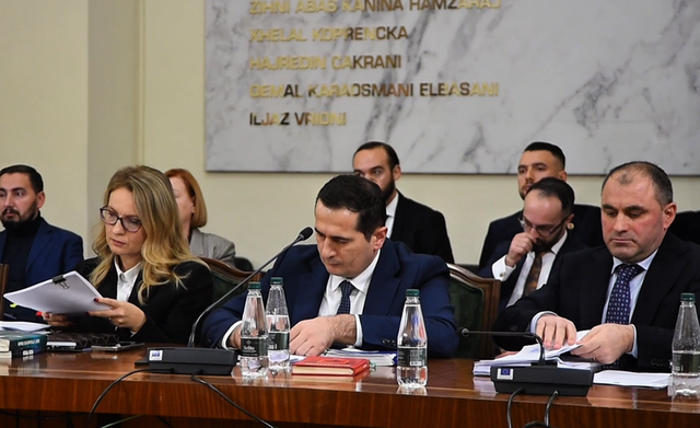 Seanca e par&euml; mbi Ballukun n&euml; Kuvend, nj&euml; er&euml; e re n&euml;