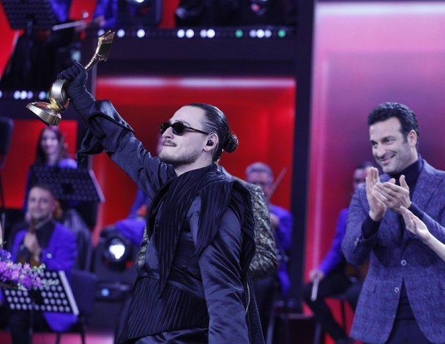 Alis triumfon n&euml; Fest 64, &ldquo;N&acirc;n&rdquo; do t&euml;