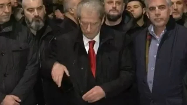 Sot protestuesit sulmuan Kryeministrin&euml;. Berisha: Ja ku do mbahet protesta