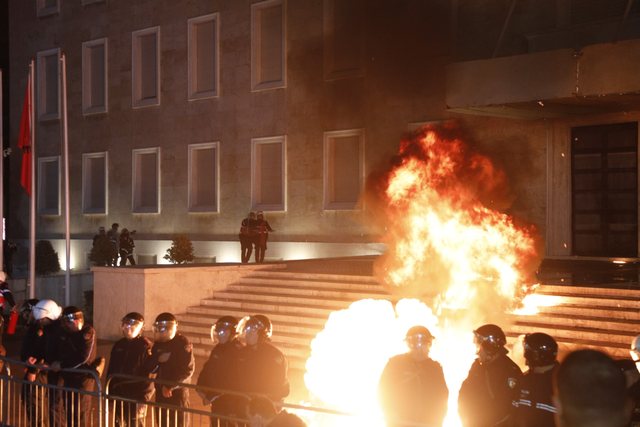 Foto/ &Ccedil;far&euml; nuk u pa nga protesta e PD-s&euml; para