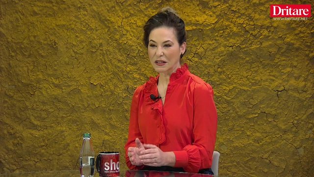 Un&euml; k&euml;rkova n&euml; 10 vite fajtor&euml;t e Diktatur&euml;s! Flet