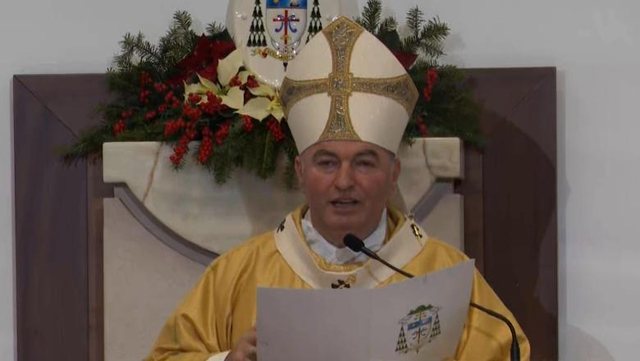 Krishtlindja n&euml; Tiran&euml;. Mesazh shprese nga Imzot Dodaj