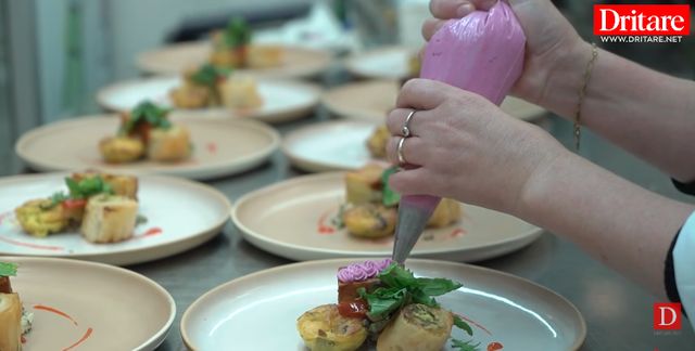 Marchesi, sht&euml;pia e fest&euml;s t&euml;nde!