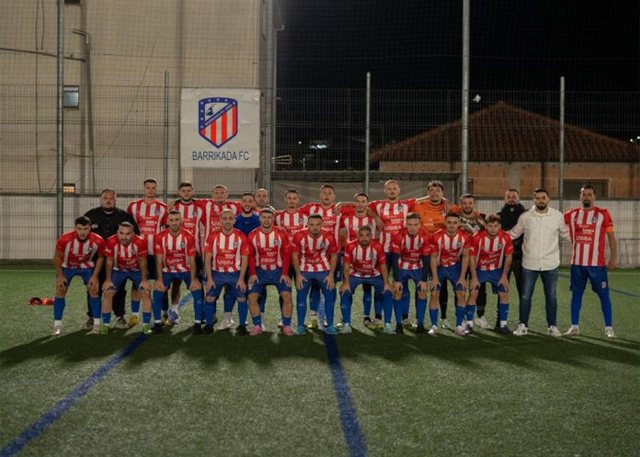 10 fitore n&euml; 10 ndeshje, Barrikada kampione dimri