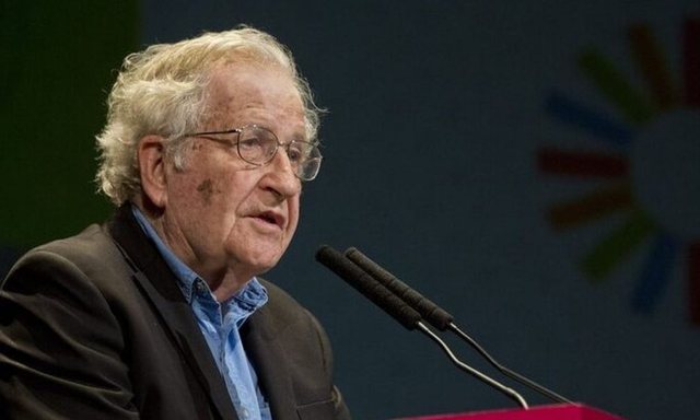 Kur Noam Chomsky firmoste p&euml;r lirimin e Dema&ccedil;it!