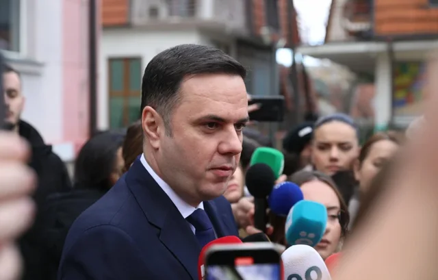 Voton Abdixhiku:  Zgjidhni p&euml;r zhvillim dhe t&euml; ardhme euroatlantike!