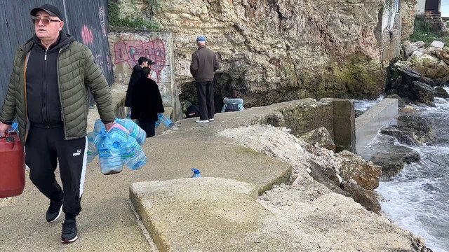 Artan Fuga: Demonstrata e ujit n&euml; Vlor&euml;, si demonstrata e buk&euml;s e