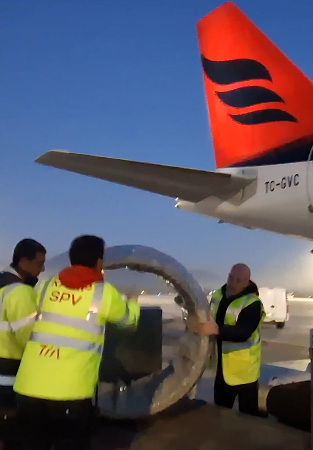 Pas munges&euml;s s&euml; ujit n&euml; Vlor&euml;, mb&euml;rrijn&euml;