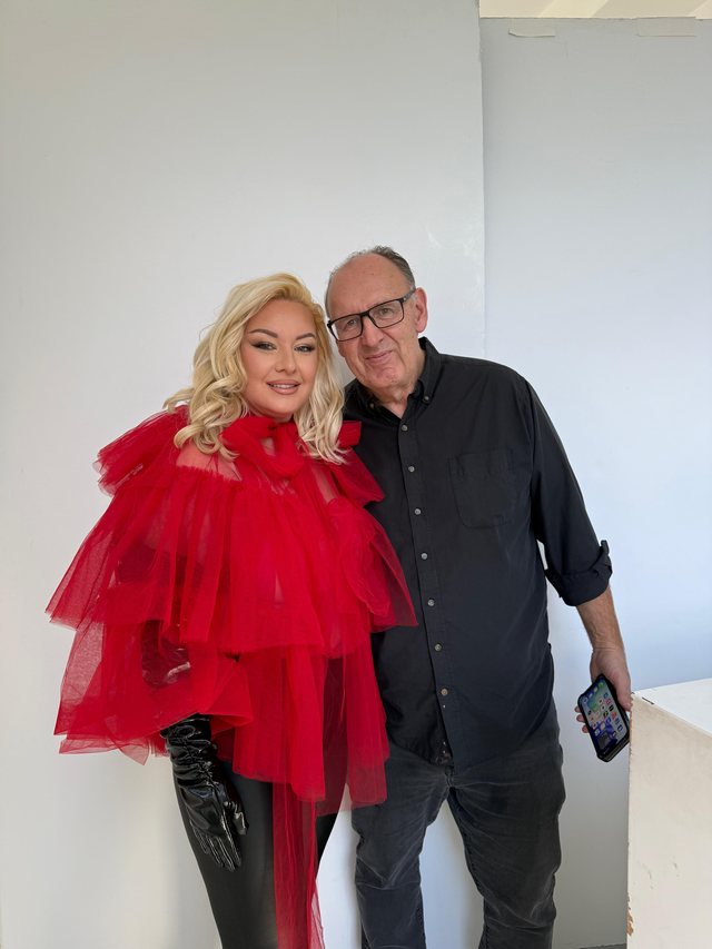 Midis Tiran&euml;s dhe New York-ut, flet p&euml;r her&euml; t&euml; par&euml;