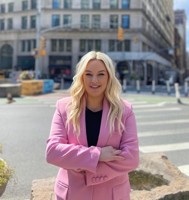 Midis Tiran&euml;s dhe New York-ut, flet p&euml;r her&euml; t&euml; par&euml;