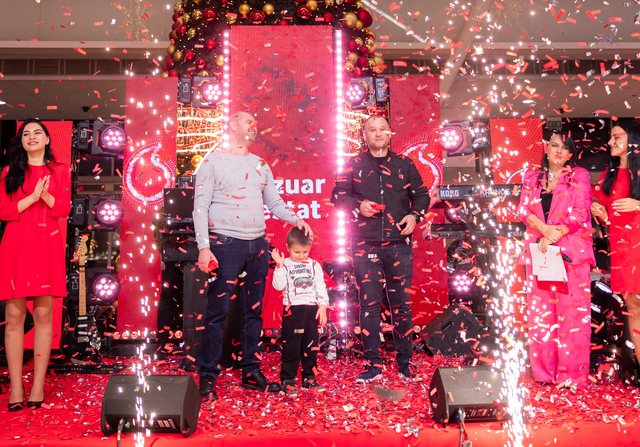 “Fito me Vodafone”, shpall fituesit e lotarisë së