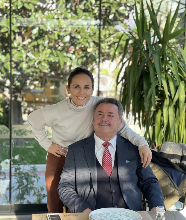 Ndahet nga jeta babai i gazetares Mira Kazhani