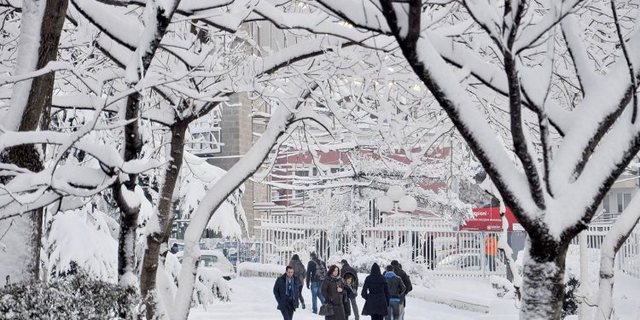 Si do t&euml; jet&euml; moti jav&euml;s q&euml; vjen!