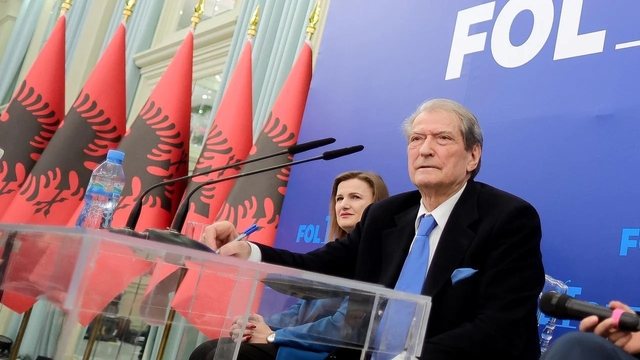 Pse nuk dor&euml;zon stafet&euml;n doktor? Si i p&euml;rgjigjet