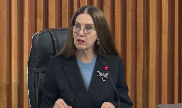 Kumbaro: 11.2 miliardë lekë grant për arsimin e lartë dhe