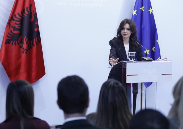 Spiropali: Tregimet p&euml;r miliarda dollar&euml; e palestinez&euml; n&euml;