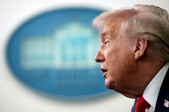 Trump k&euml;rc&euml;non: Ja si do ta marrim kontrollin e Grenland&euml;s