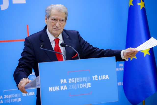 A  ndjen p&euml;rgjegj&euml;si morale p&euml;r 21 janarin? Ja si p&euml;rgjigjet