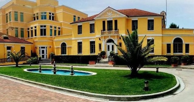 Ambasada Amerikane paralajm&euml;ron qytetar&euml;t p&euml;r protest&euml;n e