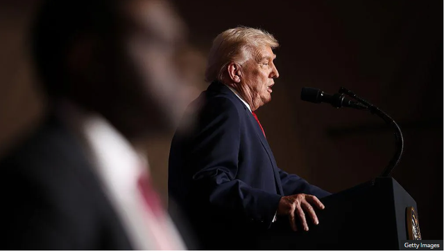 Dy vrasje nga agjent&euml;t federal&euml; tronditin SHBA-n&euml;, Trump