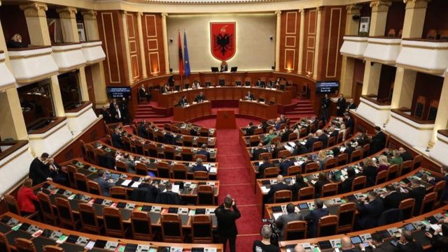 Sot Kuvend! Seanca e sotme vendos fatin e reform&euml;s Territoriale! Lamallari