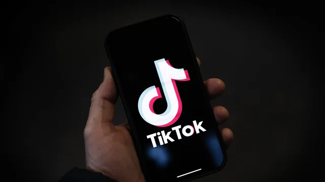 I bllokuar prej nj&euml; viti, qeveria hap rrjetin social TikTok