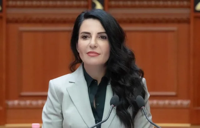 Pas 10 or&euml;sh mbledhje, Gjykata Kushtetuese pritet t&euml; shpall&euml;