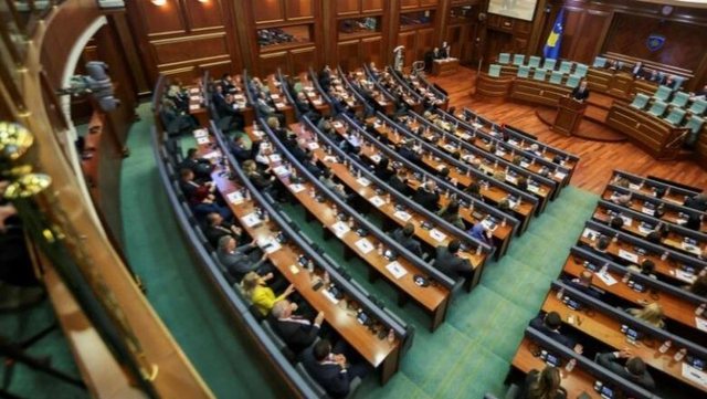 Kuvendi i Kosov&euml;s nis seanc&euml;n. LVV propozon Kurtin p&euml;r