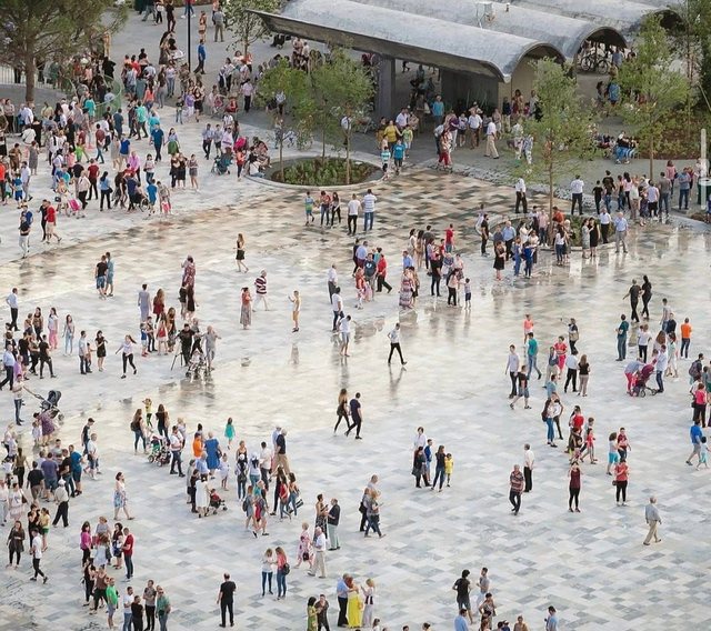 N&euml; vend t&euml; kartolin&euml;s p&euml;r Tiran&euml;n time!