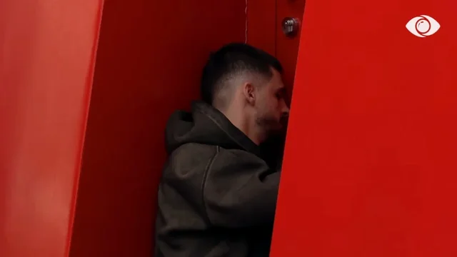 Puthje mes Gimbos dhe Selin, ja &ccedil;far&euml; i thot&euml; banorja!