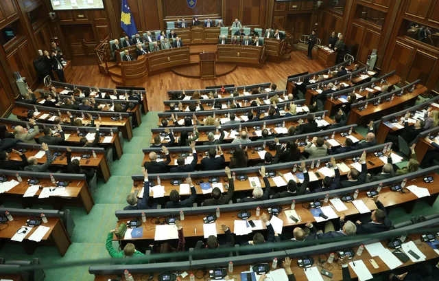 Kuvendi i Kosov&euml;s miraton rezolut&euml;n p&euml;r procesin gjyq&euml;sor