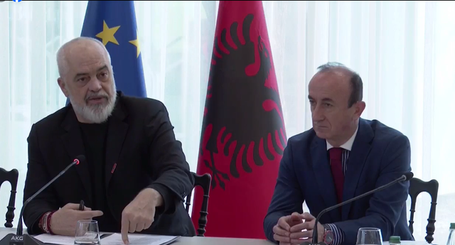 Ta mbash me sh&euml;ndet...&Ccedil;far&euml; i tha Rama Dash Sul&euml;s n&euml;