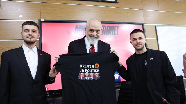 Rama uron Pavarësinë e Kosovës!