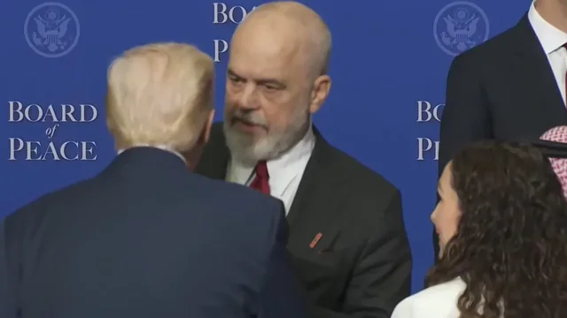 Video/ Rama bisedon me Trump pas p&euml;rfundimit t&euml; mbledhjes s&euml;