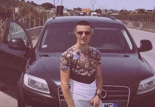 Foto dhe emri/ Kush është i riu që u vra sot në Tiranë!